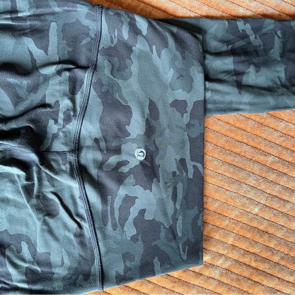 Lululemon Camo Align 25" legging - Picture 4 of 4